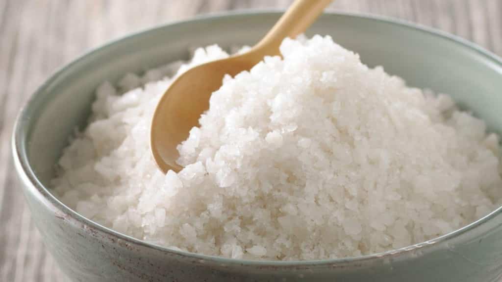 Những mẹo hay ít biết từ muối