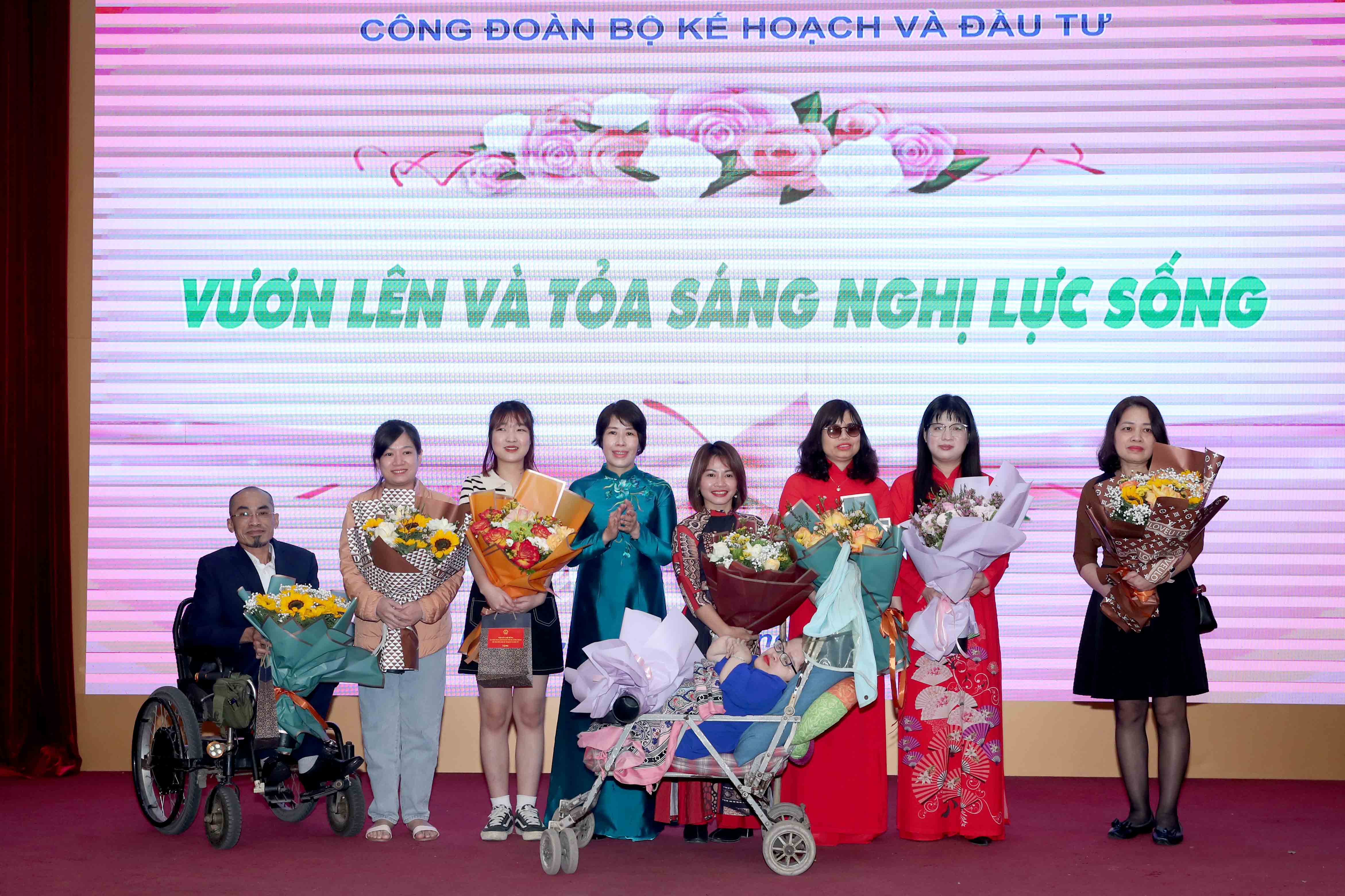 Bộ Kế hoạch và Đầu tư tổ chức chương trình “Vươn lên và tỏa sáng nghị lực sống”