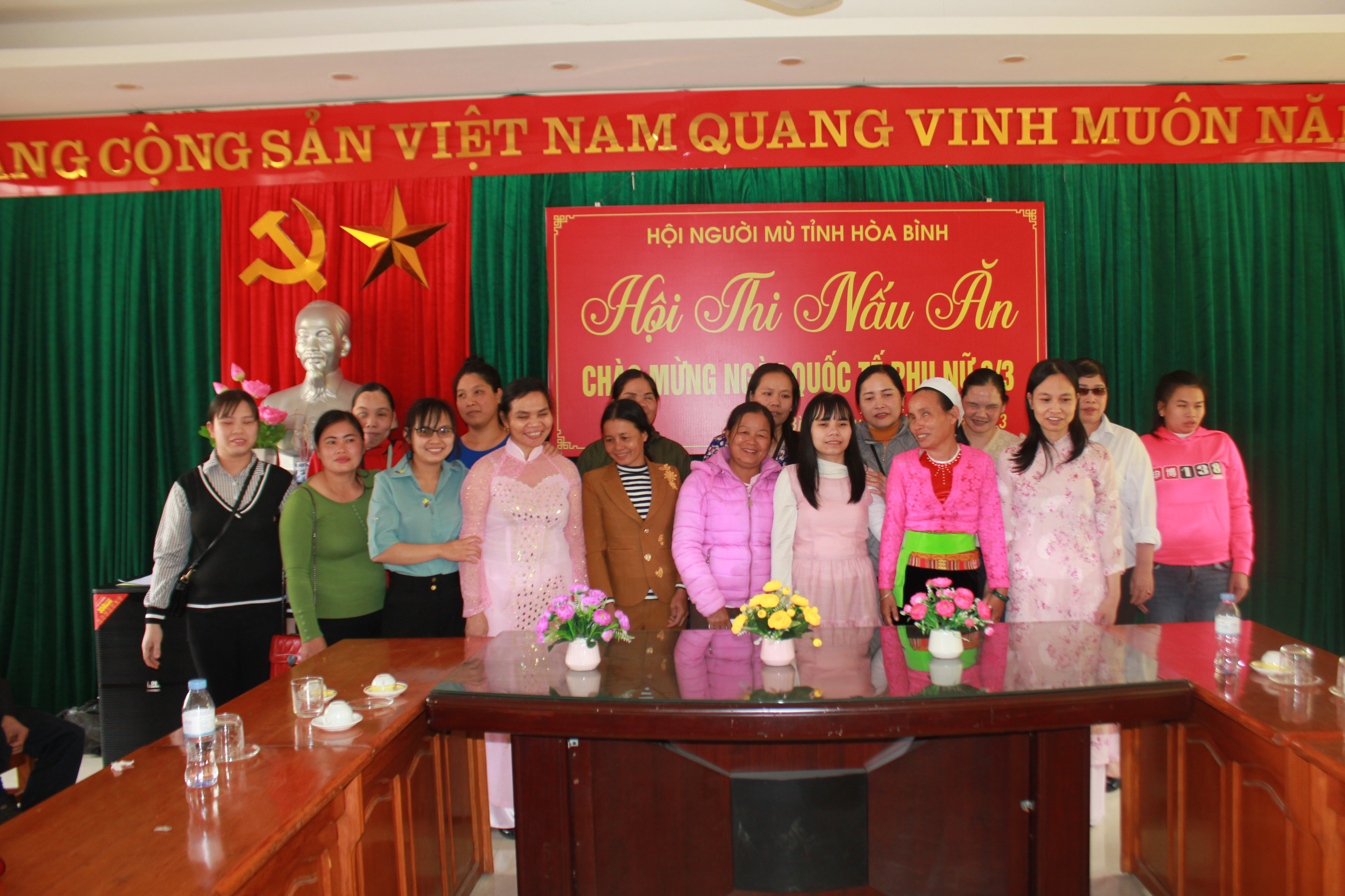 Hội thi nấu ăn chào mừng Ngày Quốc tế phụ nữ tại Tỉnh hội Hoà Bình