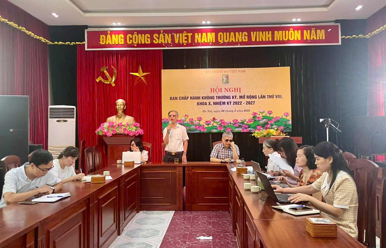 Hình ảnh: Hội nghị ban chấp hành không thường kỳ, mở rộng lần thứ VIII khoá X nhiệm kỳ 2022-2027